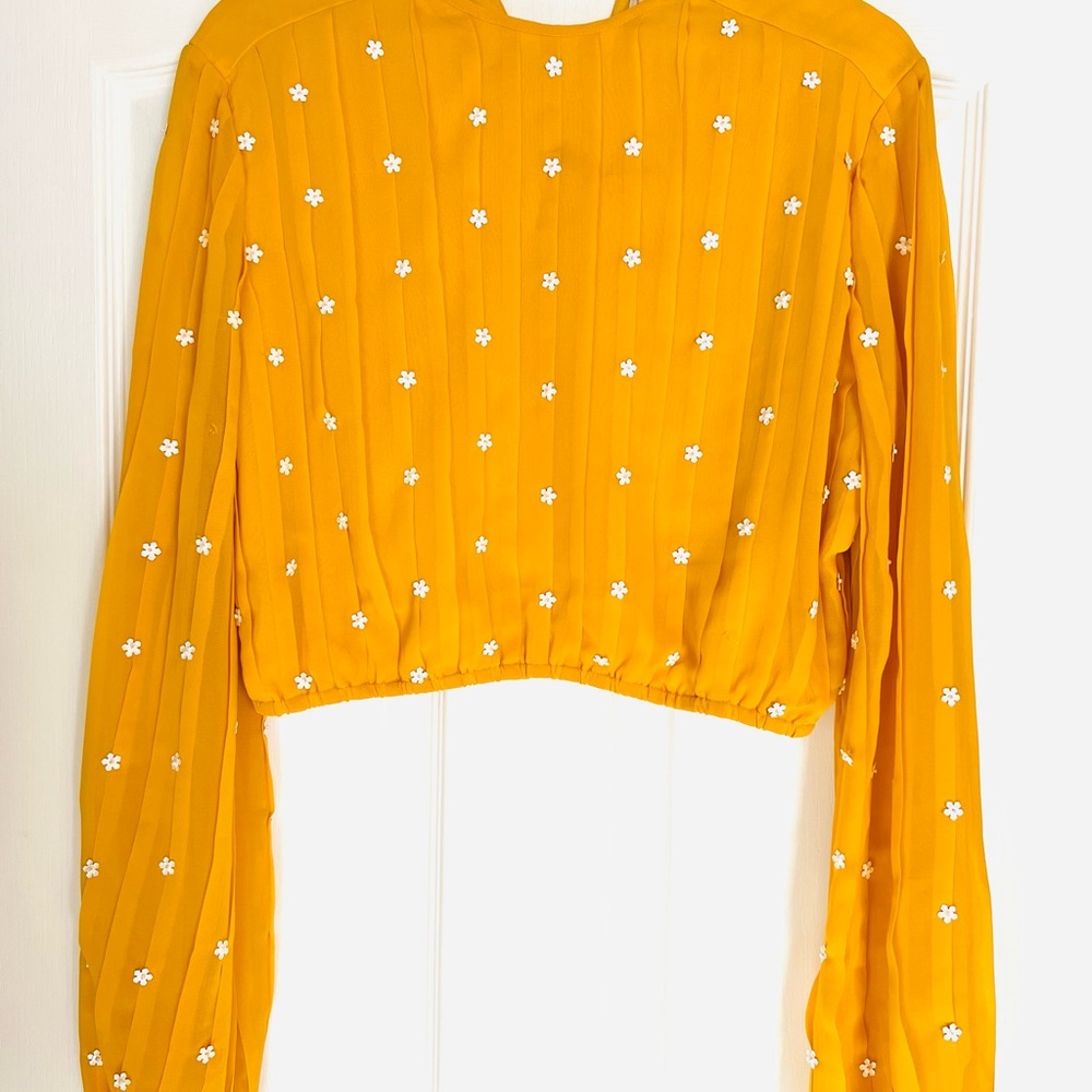 Beach Riot Yellow Long Sleeve Cropped Blouse with Crew Neck and Pleated Style